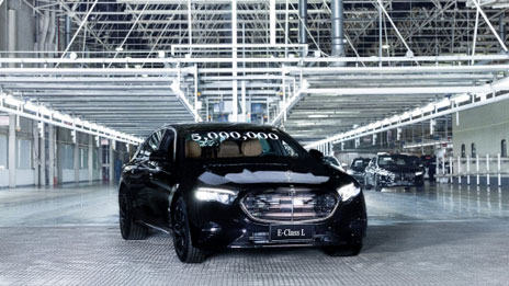 高質(zhì)量發(fā)展拾階而上攀新高 ——北京奔馳整車?yán)塾嫯a(chǎn)量突破五百萬輛