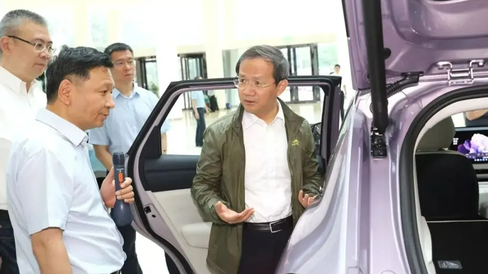 市委副書記、市長殷勇調研北汽集團，強調要當好本市汽車產業中堅力量