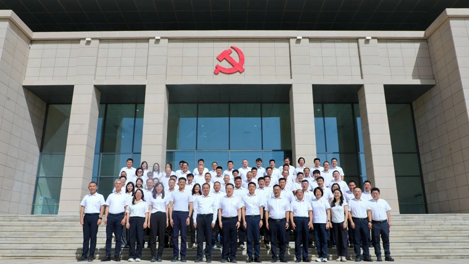 力量源于團(tuán)結(jié)，躍升成于奮斗——北汽集團(tuán)在和田舉行“堅(jiān)定理想信念·走向躍升發(fā)展”第二期培訓(xùn)班